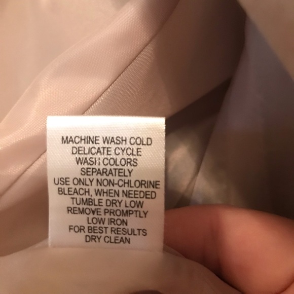 Ladies suit - Picture 4 of 4